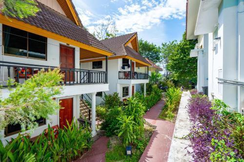 Oceanview Bungalows by EAT, Karon Beach
