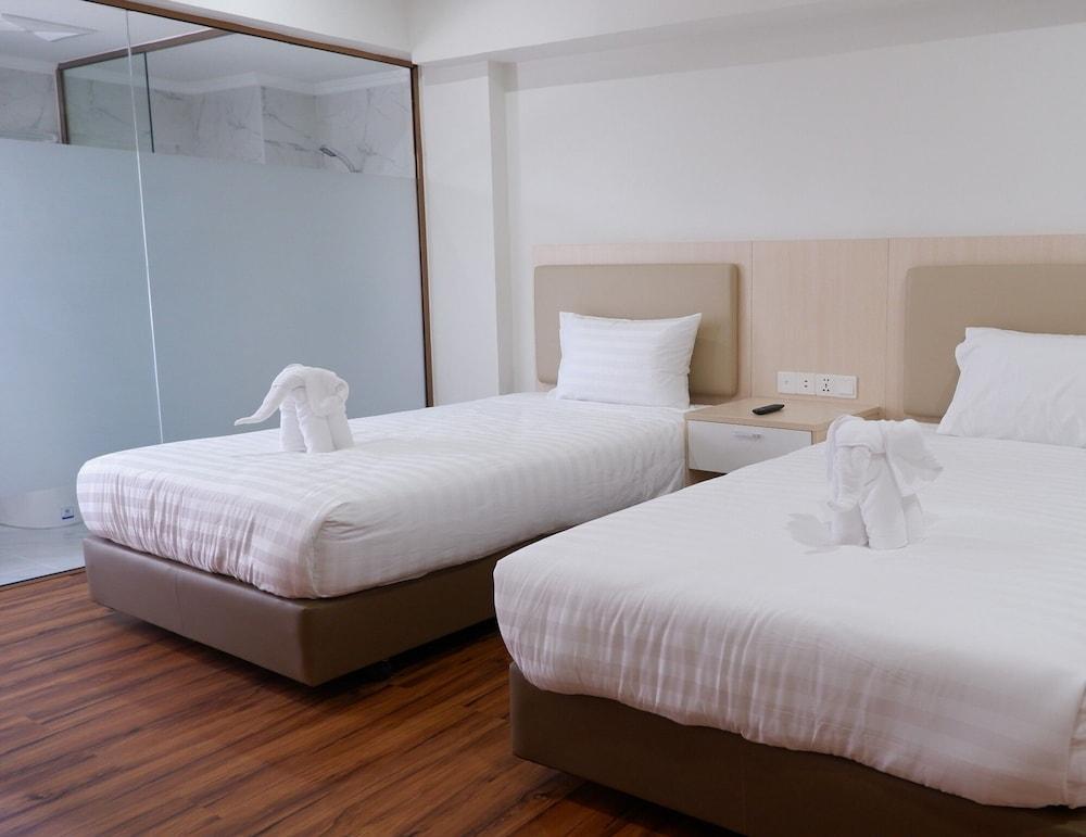 lucky Elephant Hotel Room Type - Standard Twin Room