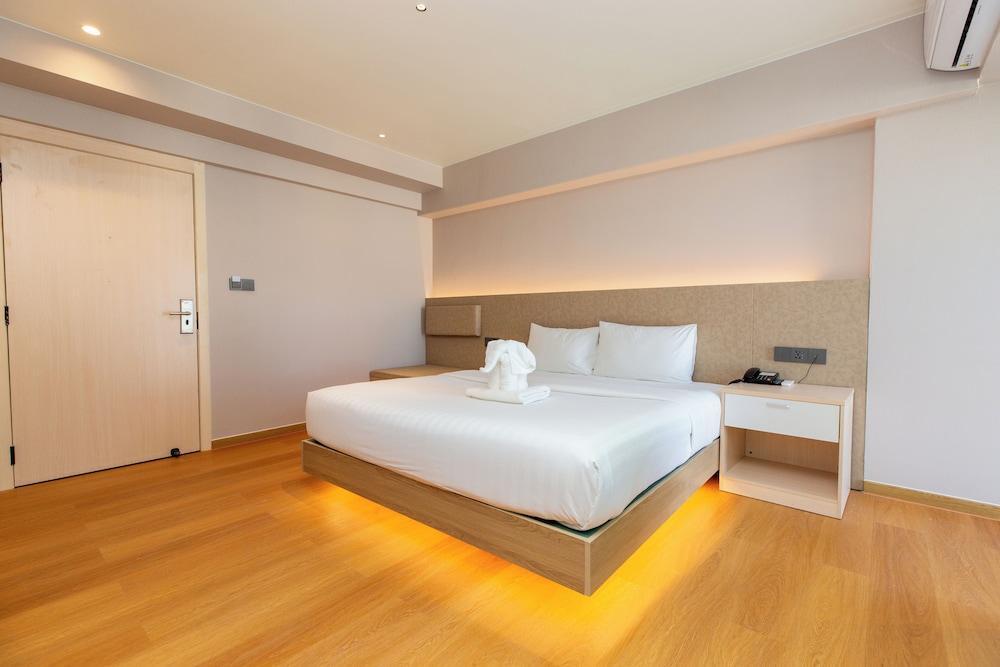 lucky Elephant Hotel Room Type - Superior Room, 1 Bedroom, Non Smoking