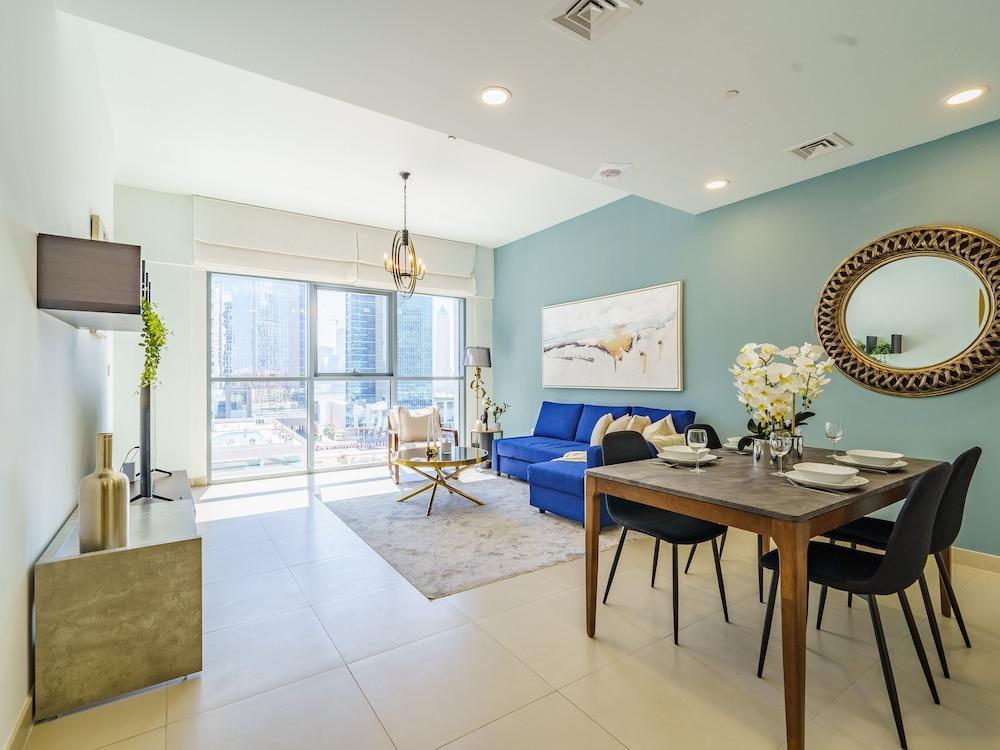 Downtown Charming Condo Close to Dubai Mall - Tap to explore photos