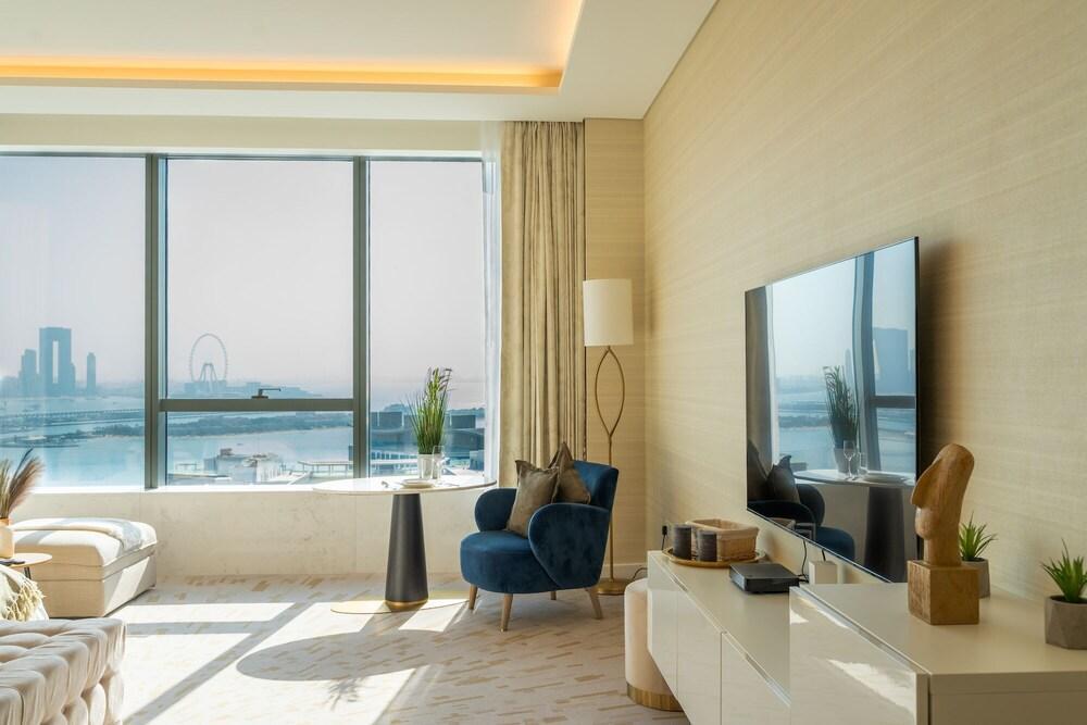 The Palm Tower, Luxurious Apartment - Tap to explore photos
