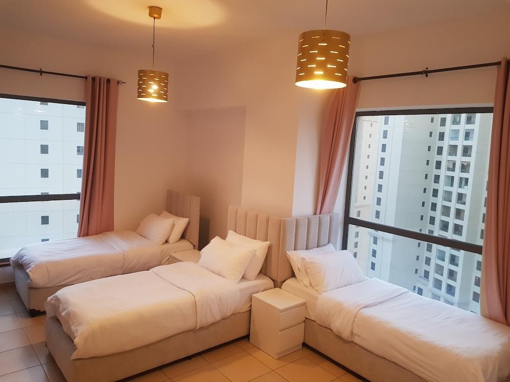 Grays Hostel By Haly Room Type - Single bed in a Comfort Shared Dormitory. Women only. Max 4 people, Marina view Grays Hostel By Haly Room Type - Single bed in a Comfort Shared Dormitory. Women only. Max 4 people, Marina view