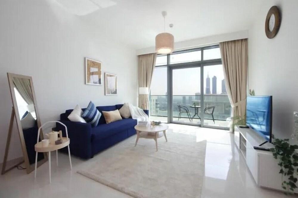 Luxury StayCation - Beachfront Apartment With Fantastic Palm Views - Tap to explore photos