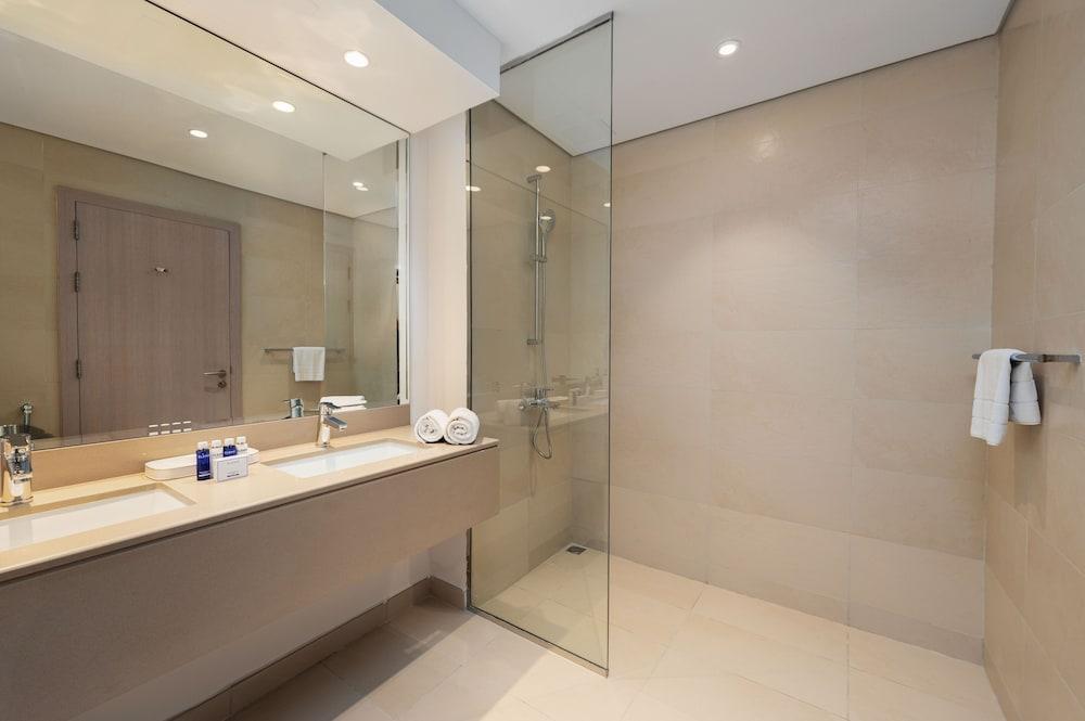 Maison Privee - Chic Apt on Yas Island cls to ALL Main Attractions - Tap to explore photos