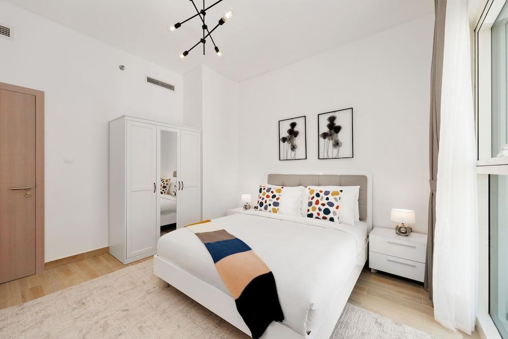Maison Privee - Chic Apt on Yas Island cls to ALL Main Attractions - Tap to explore photos