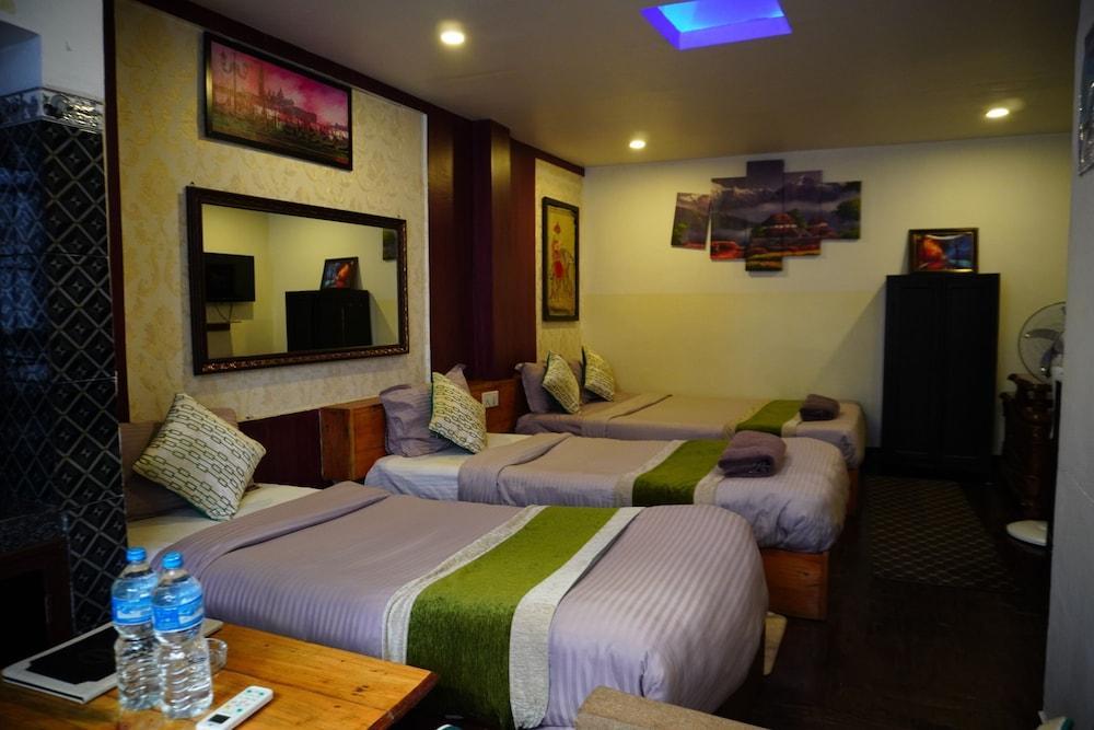 Hotel Shree Tara Room Type - Deluxe Quadruple Room