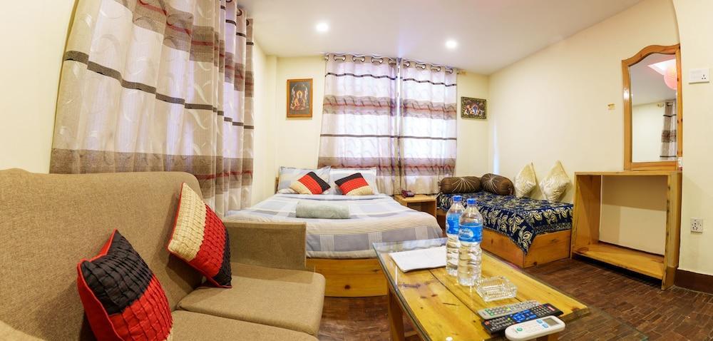 Hotel Shree Tara Room Type - Deluxe Double Room, 1 Bedroom