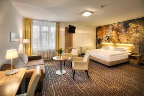 Akcent hotel - Tap to explore photos