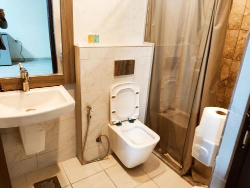 Golden Plaza Hotel Room Type - Deluxe Double or Twin Room
