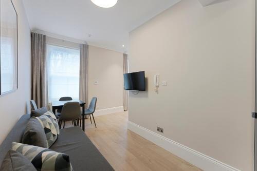 Cleveland Residences Paddington - Tap to explore photos