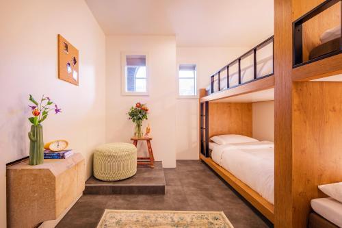 Bunk Hotel Amsterdam - Tap to explore photos