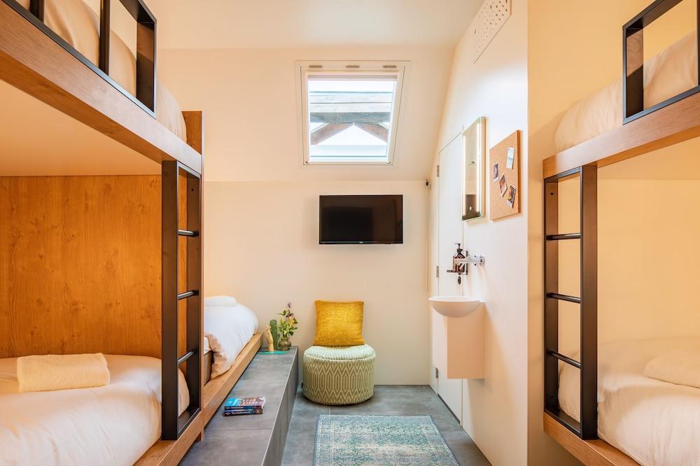 Bunk Hotel Amsterdam Room Type - ROOM FOR 5