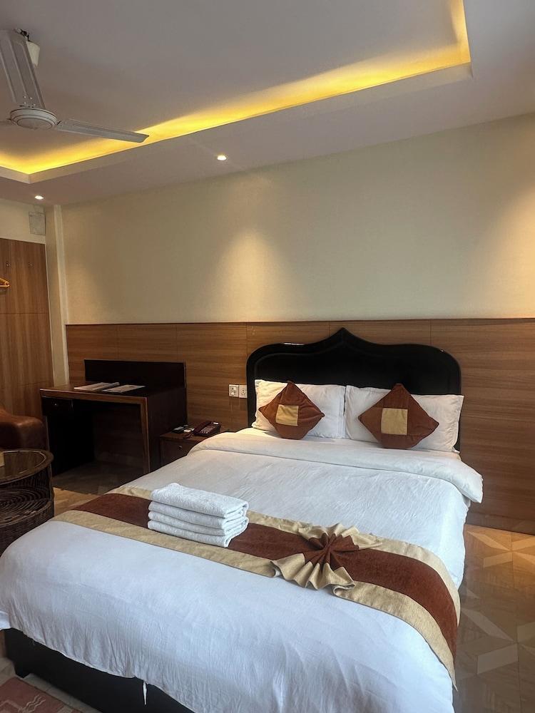 Hotel Middle Path and Spa Room Type - Standard Double Room