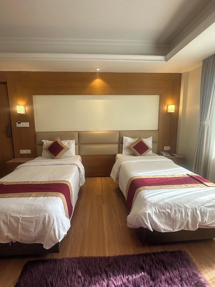 Hotel Middle Path and Spa Room Type - Deluxe Twin Room