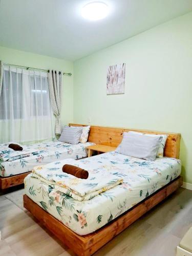 Sindy's Hostel Room Type - Twin Room