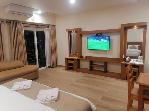 Urban Boutique Hotel Pokhara - Tap to explore photos