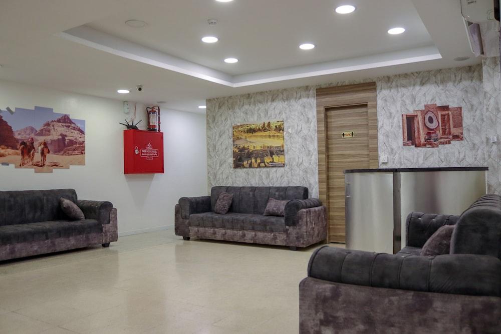 Twins Downtown Hotel