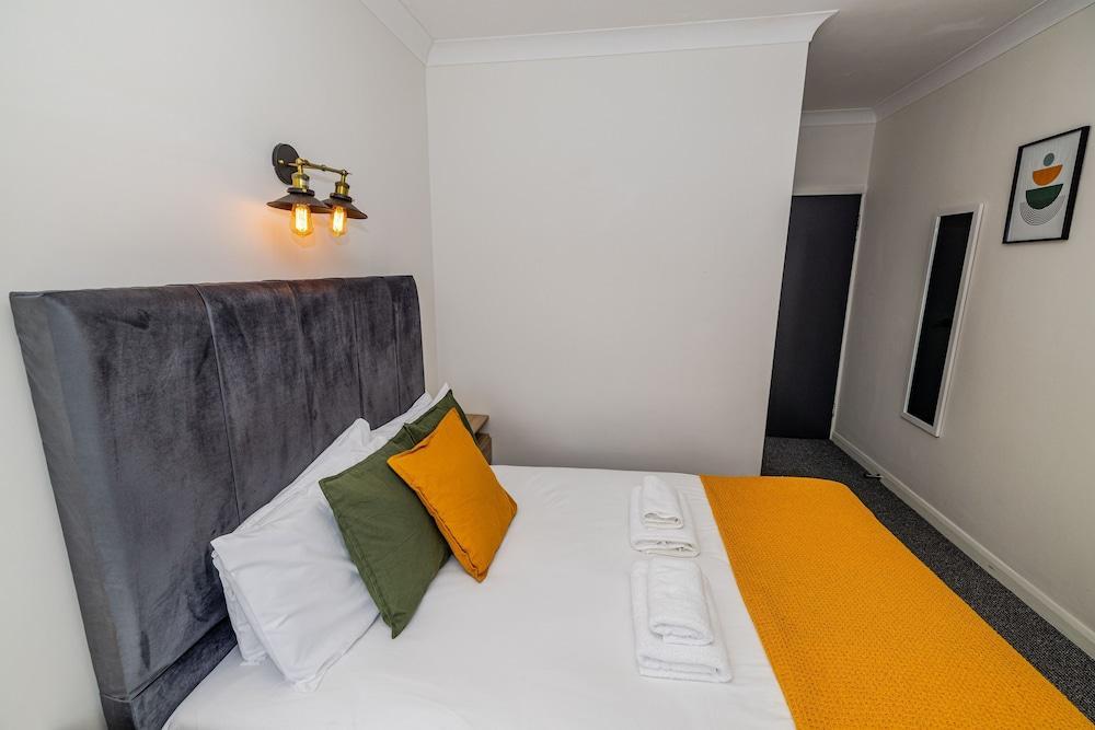 Woodford Hotel Room Type - Economy Double Room