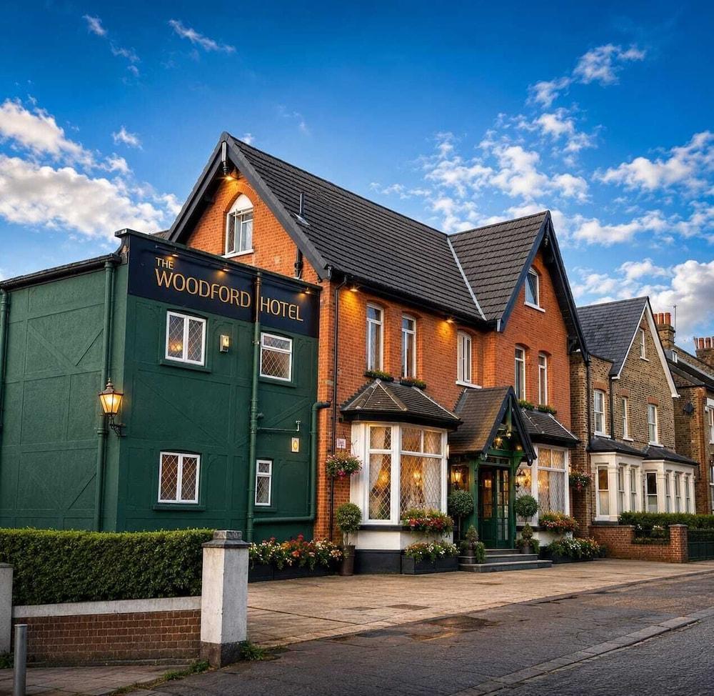 Woodford Hotel