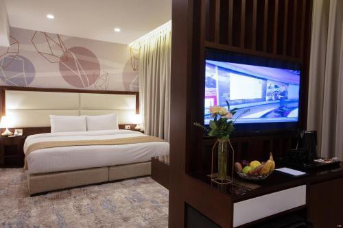 Seas Hotel Amman Room Type - King Suite with Balcony