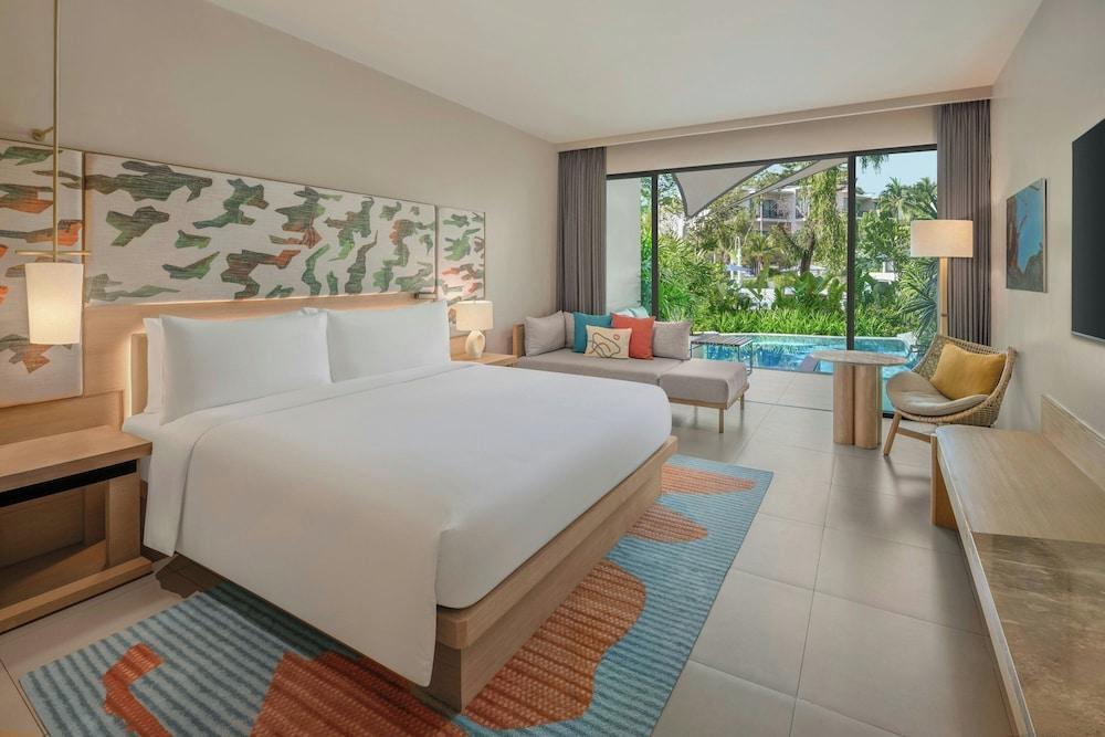 Le Meridien Phuket Mai Khao Beach Resort Room Type - Premium Room, 1 King Bed, Private Pool
