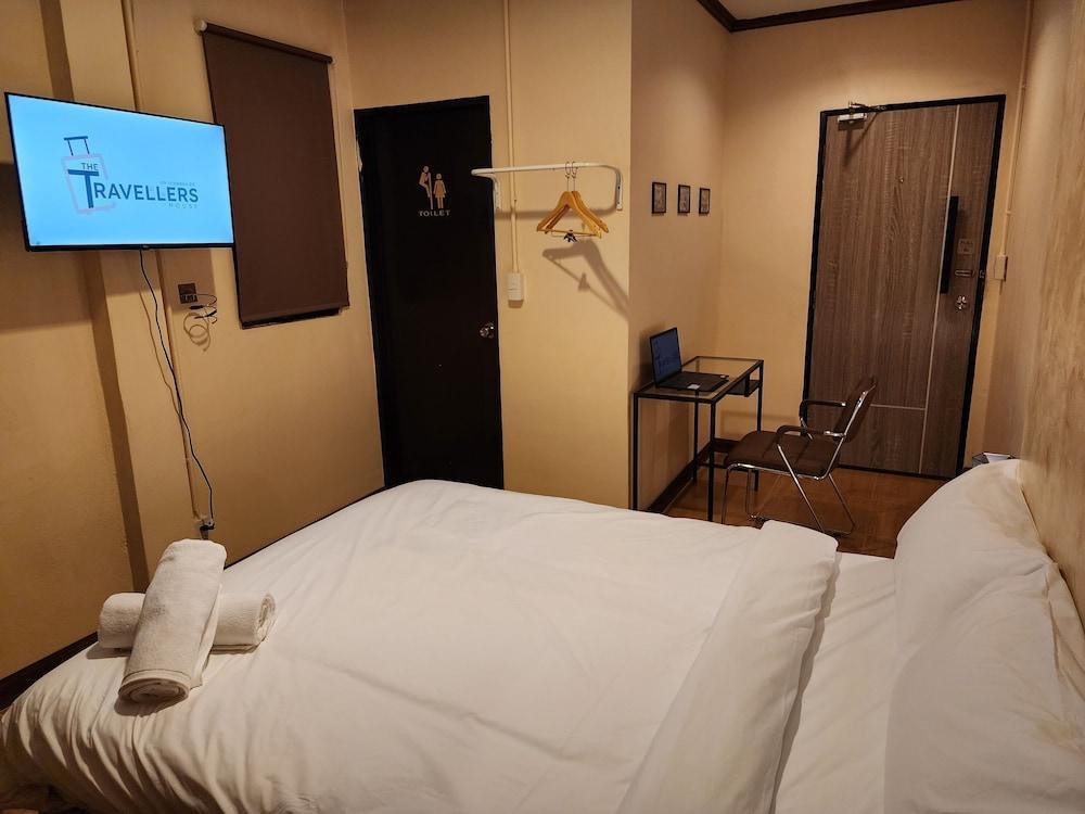 The Travellers House - Pet Friendly Accommodation Room Type - Comfort Room, 1 Queen Bed, Connecting Rooms, Ground Floor The Travellers House - Pet Friendly Accommodation Room Type - Comfort Room, 1 Queen Bed, Connecting Rooms, Ground Floor
