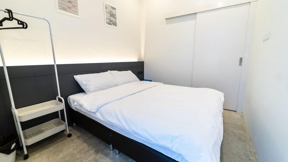PIER 808 Hostel Room Type - Single Room with Private Bathroom