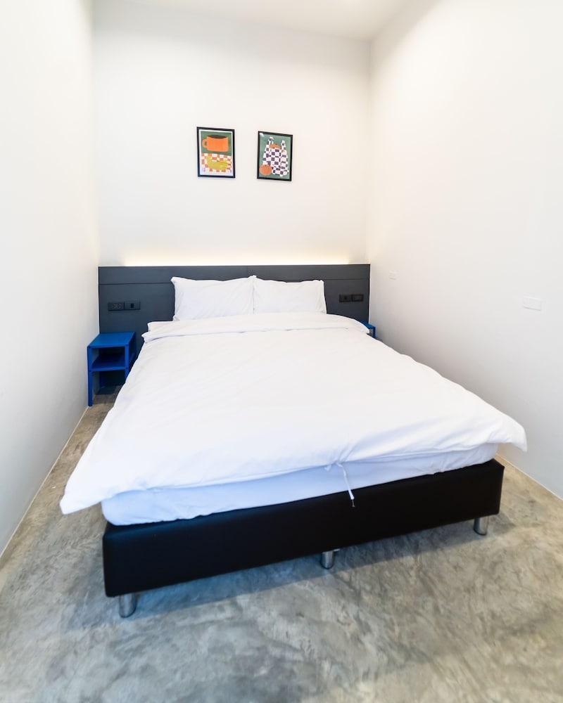 PIER 808 Hostel Room Type - Double Room with Shared Bathroom