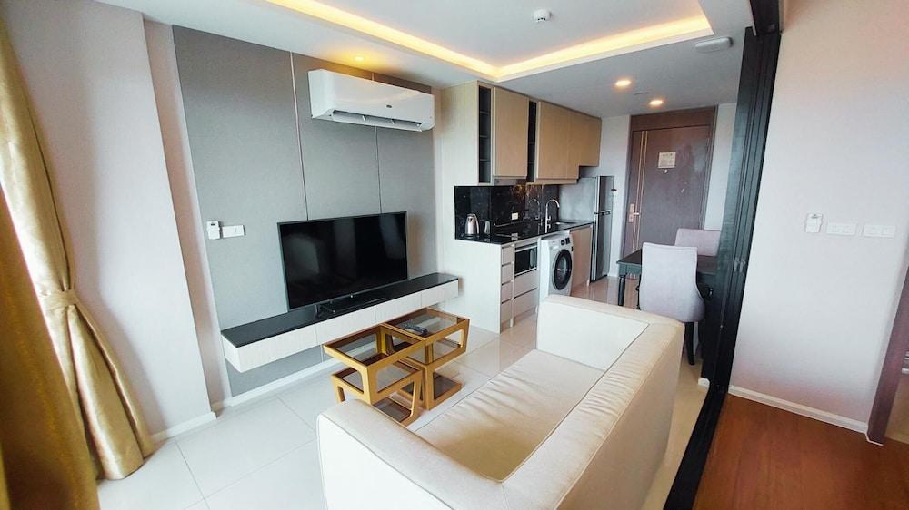 Seaview Condo In 5 Star Resort - MG1 - Tap to explore photos