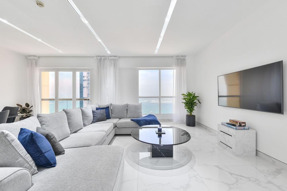 Beachside Bliss - Luxurious 2BR in JBR - Tap to explore photos