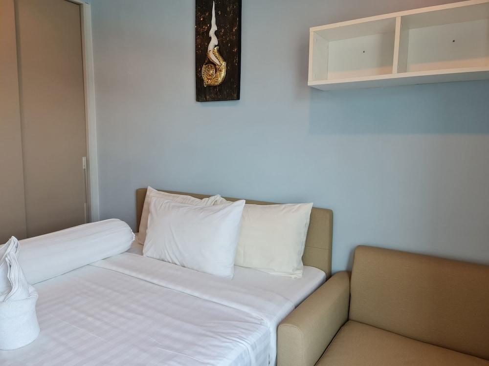 At Laguna Phuket Apartment
