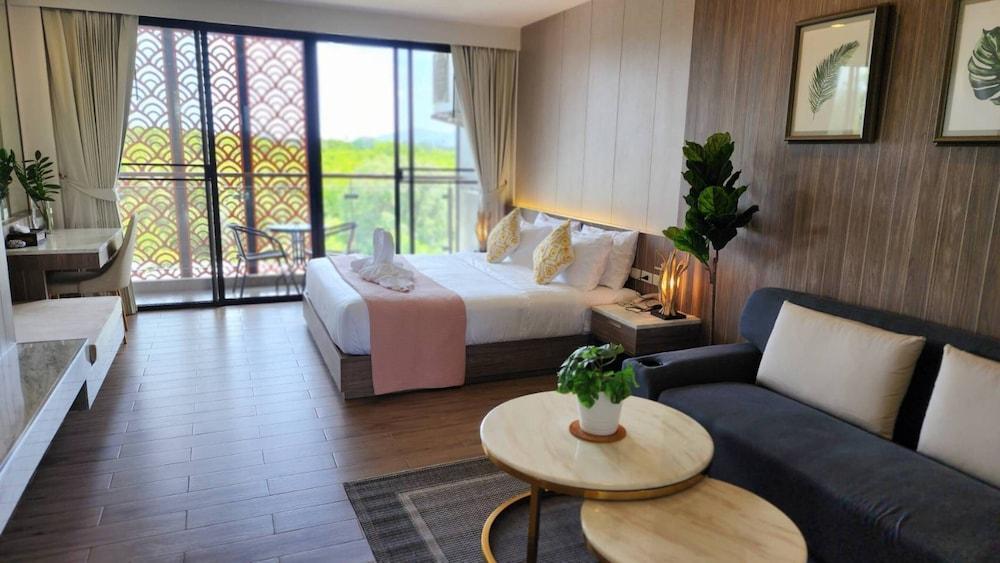 Alaita Boutique Phuket Room Type - Deluxe Double Room, Balcony Alaita Boutique Phuket Room Type - Deluxe Double Room, Balcony