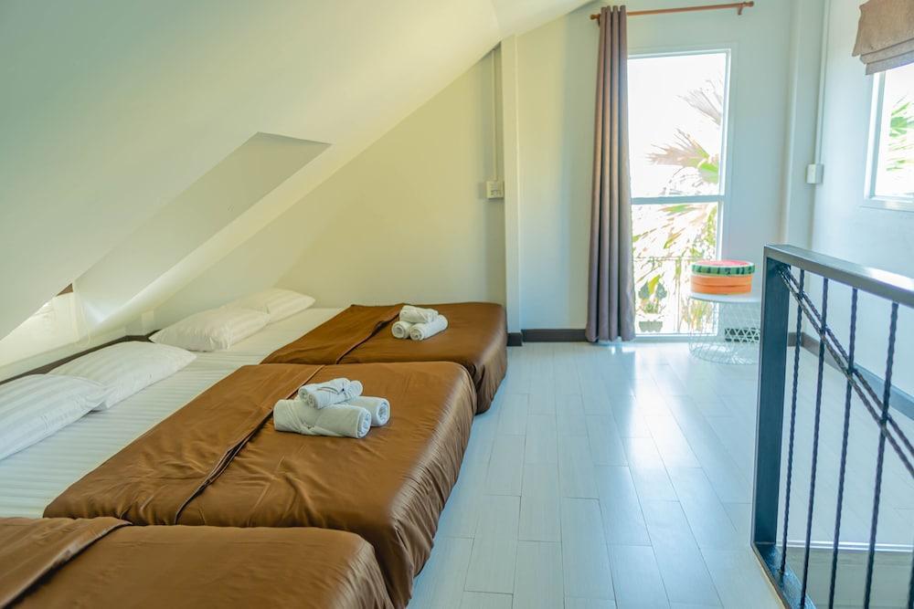 Apinya Resort Bangsarey Room Type - Family Home