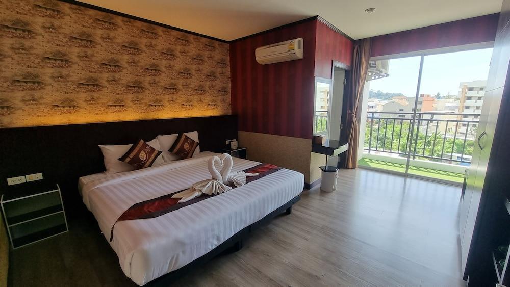 SERENEBURI PATONG HOTEL BY SEA HOSPITALITY CO. LTD. Room Type - Standard Room
