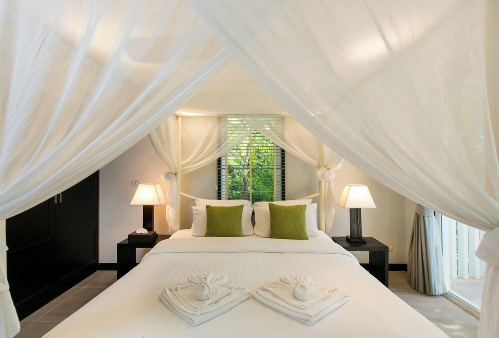 Katamanda Villa Mila A1 near Kata Beach - Tap to explore photos