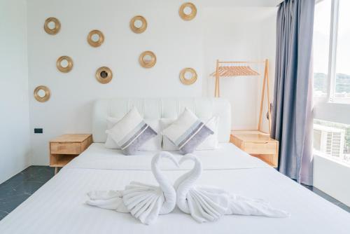 Patong Diamond Hotel Room Type - Suite with Sea View Patong Diamond Hotel Room Type - Suite with Sea View