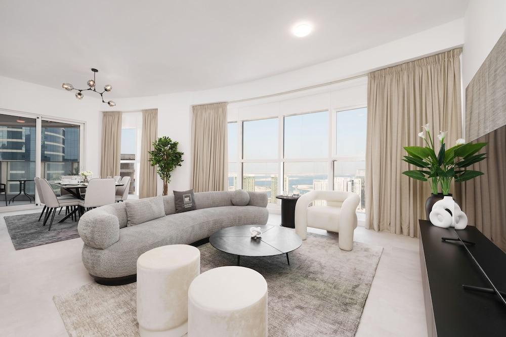 Maison Privee - Elegant and Panoramic Sea View Apt on Al Reem Island - Tap to explore photos