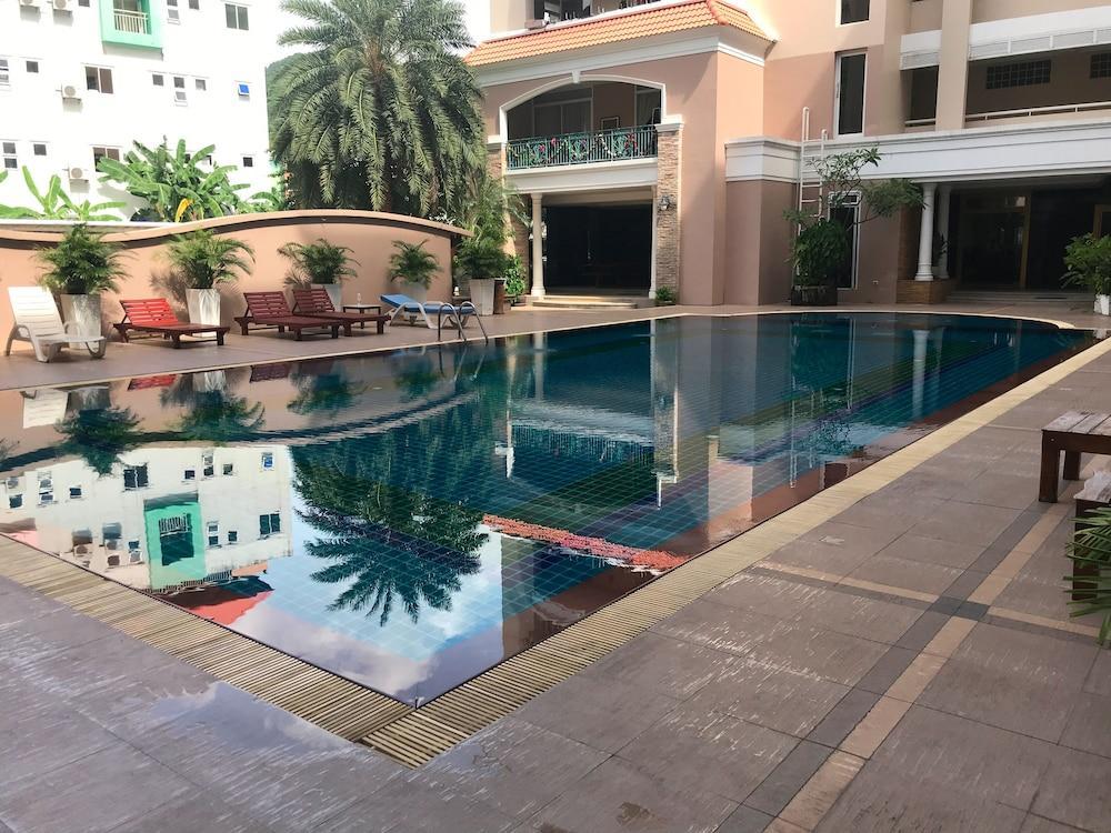 Patong Loft Condominium Dream in Paradise - Tap to explore photos