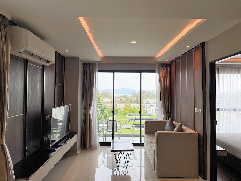 Deluxe apartment at Panora by Lofty - Tap to explore photos