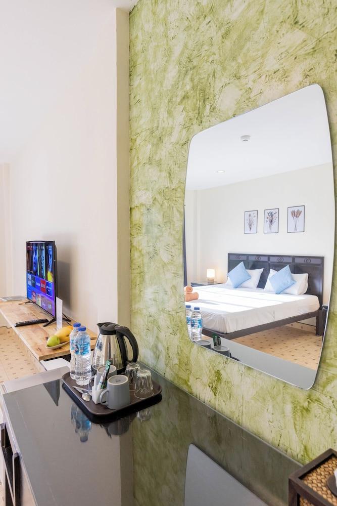 Club 22 Kamala Suites - Tap to explore photos
