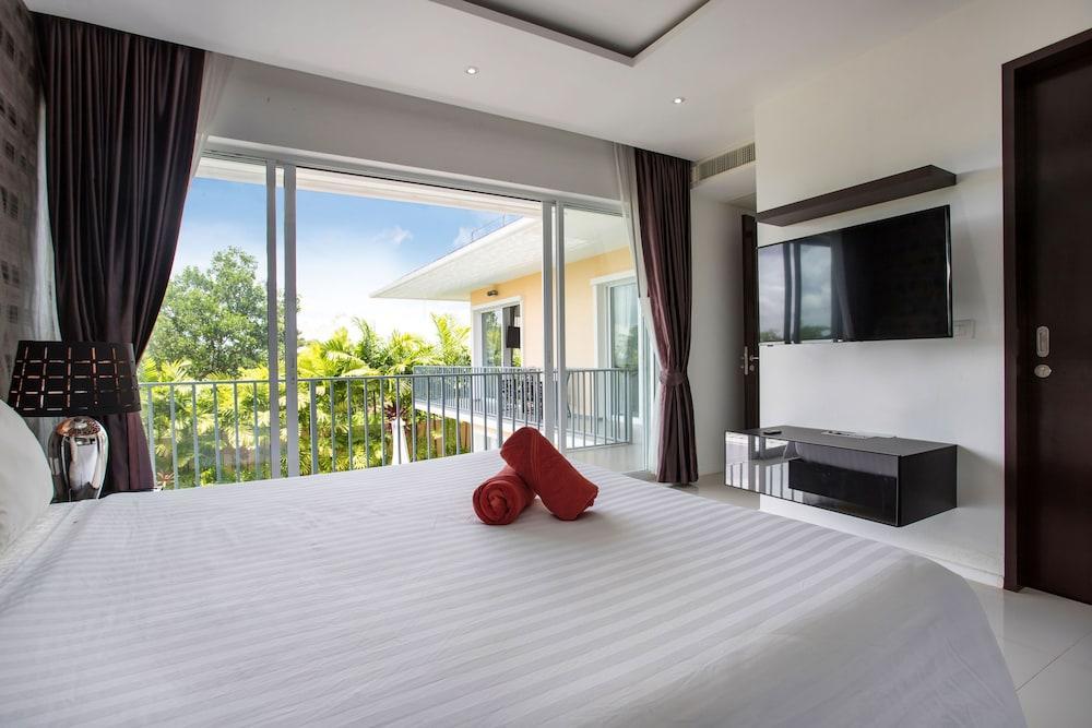 Spacious Tri-Level Pool Villa Dragon C - Tap to explore photos