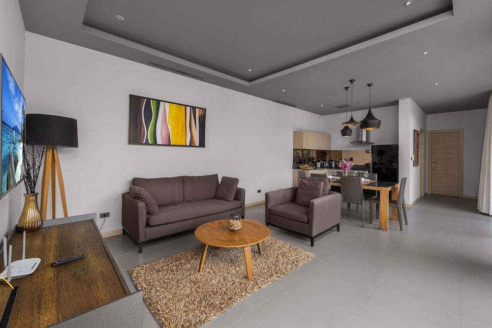 Solano Tropical 3BR Pool Villa at Bang Tao - Tap to explore photos