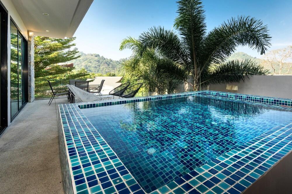 Scenic View 2BR Villa Natural Touch A2