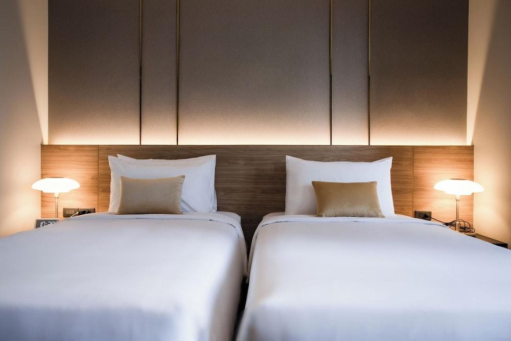 SAM E Hotel Bangkok Sathorn Room Type - Deluxe Twin Room (No View)