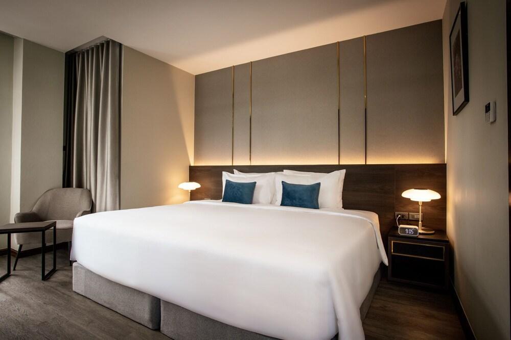 SAM E Hotel Bangkok Sathorn Room Type - Deluxe King Room