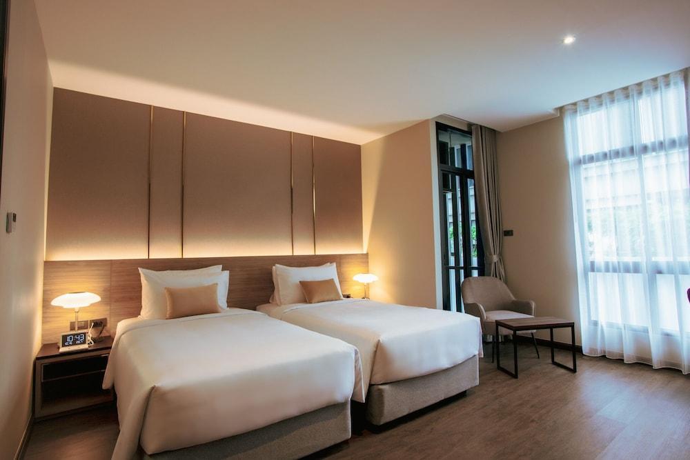 SAM E Hotel Bangkok Sathorn Room Type - Deluxe Twin Room, City View