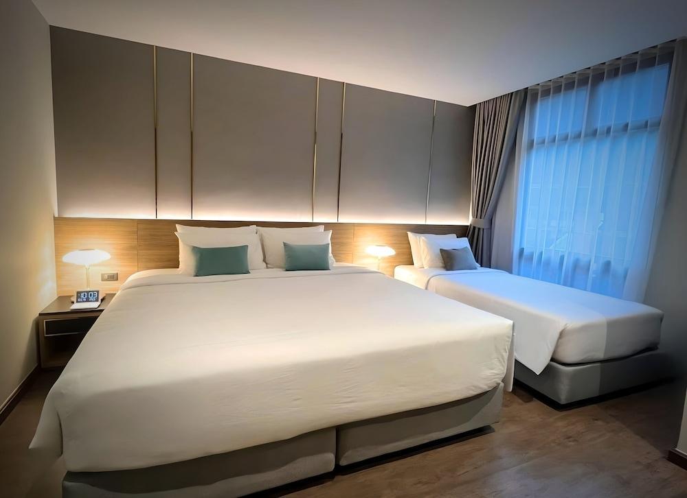 SAM E Hotel Bangkok Sathorn Room Type - Deluxe Family Room SAM E Hotel Bangkok Sathorn Room Type - Deluxe Family Room