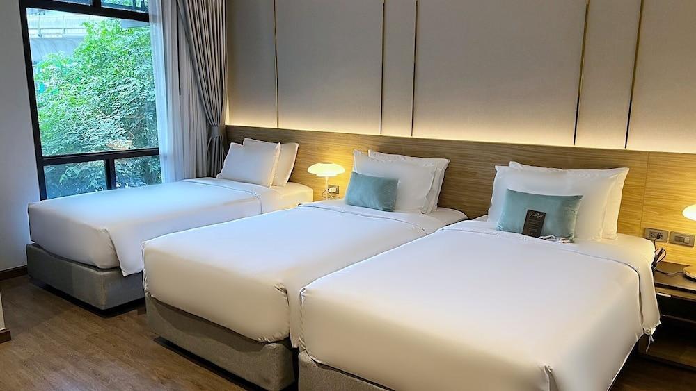 SAM E Hotel Bangkok Sathorn Room Type - Deluxe Triple Room