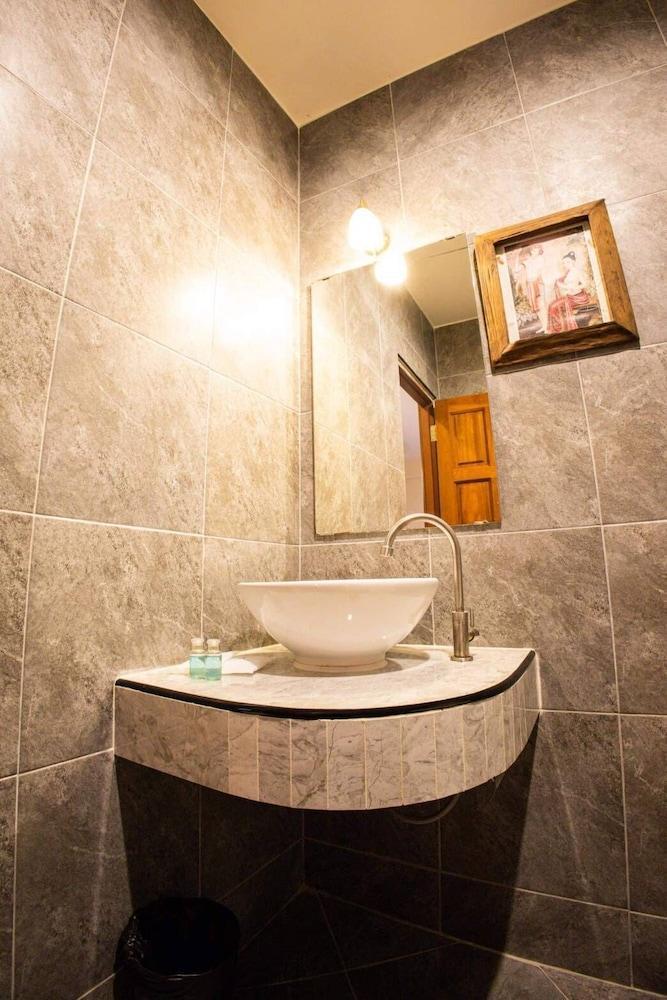 Rico's Patong Residence Room Type - Deluxe Double Room