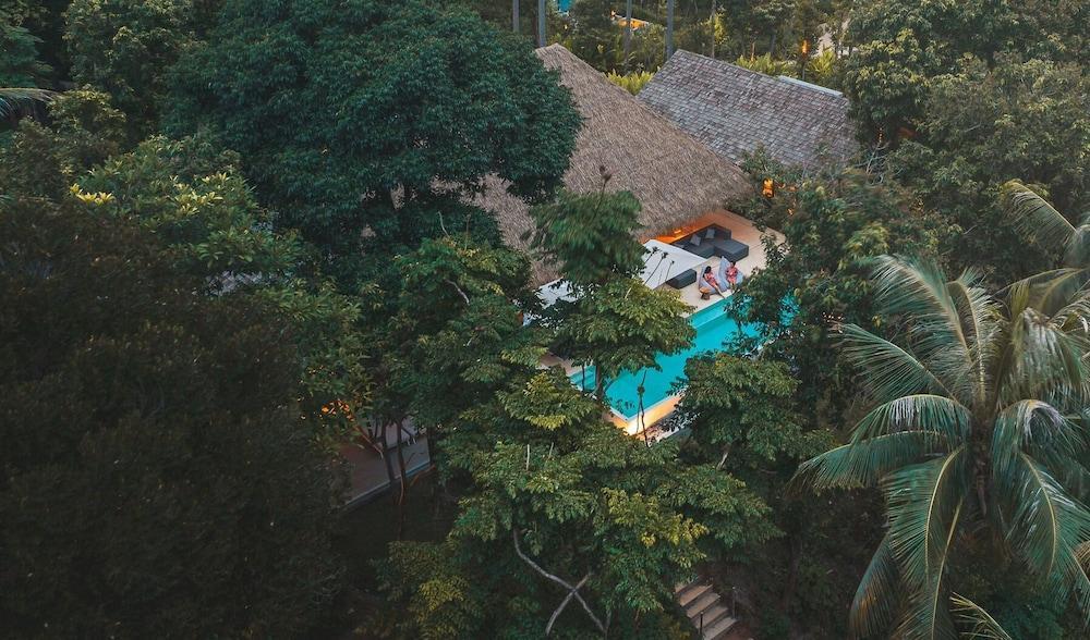 Villa Escape Burasari - Tap to explore photos
